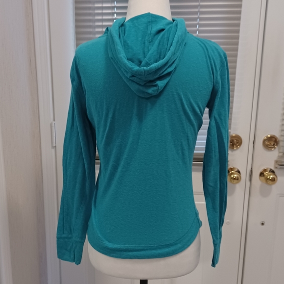 4/$40 Hooded Long Sleeve Tee - Size Small - Picture 5 of 7